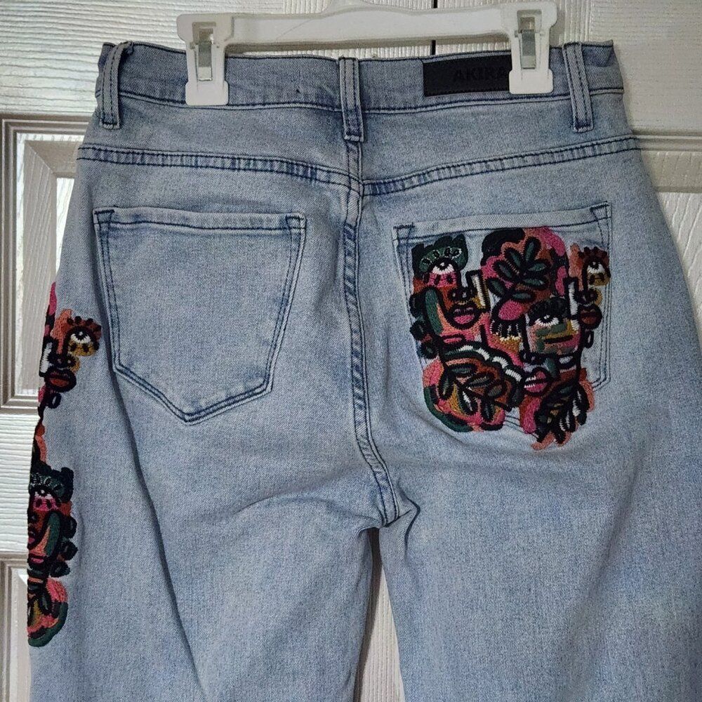 AKIRA Hidden Faces Embroidery Detailed Straight Leg Jeans Size 5 - Picture 8 of 12